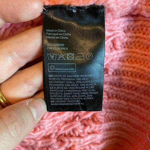 H&M Textured Pink Sweater - Picture 5 of 5